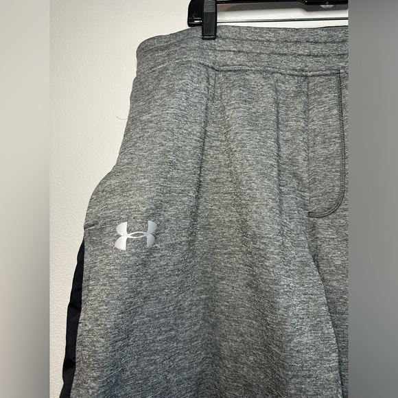 Under Armour Loose Mens 2XL Gray And Black Track Pants - Picture 2 of 5